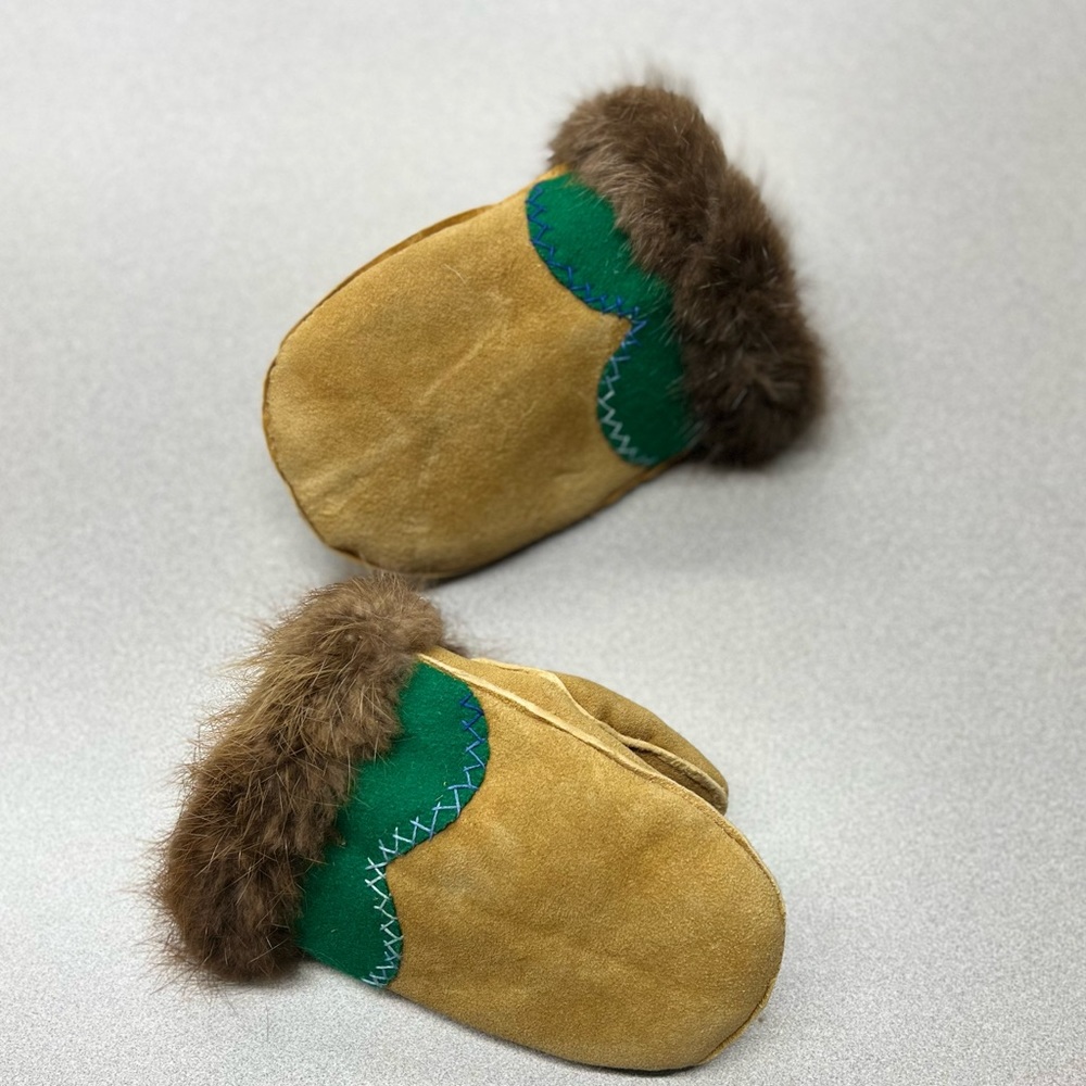 Beaver fur and Moosehide Gloves